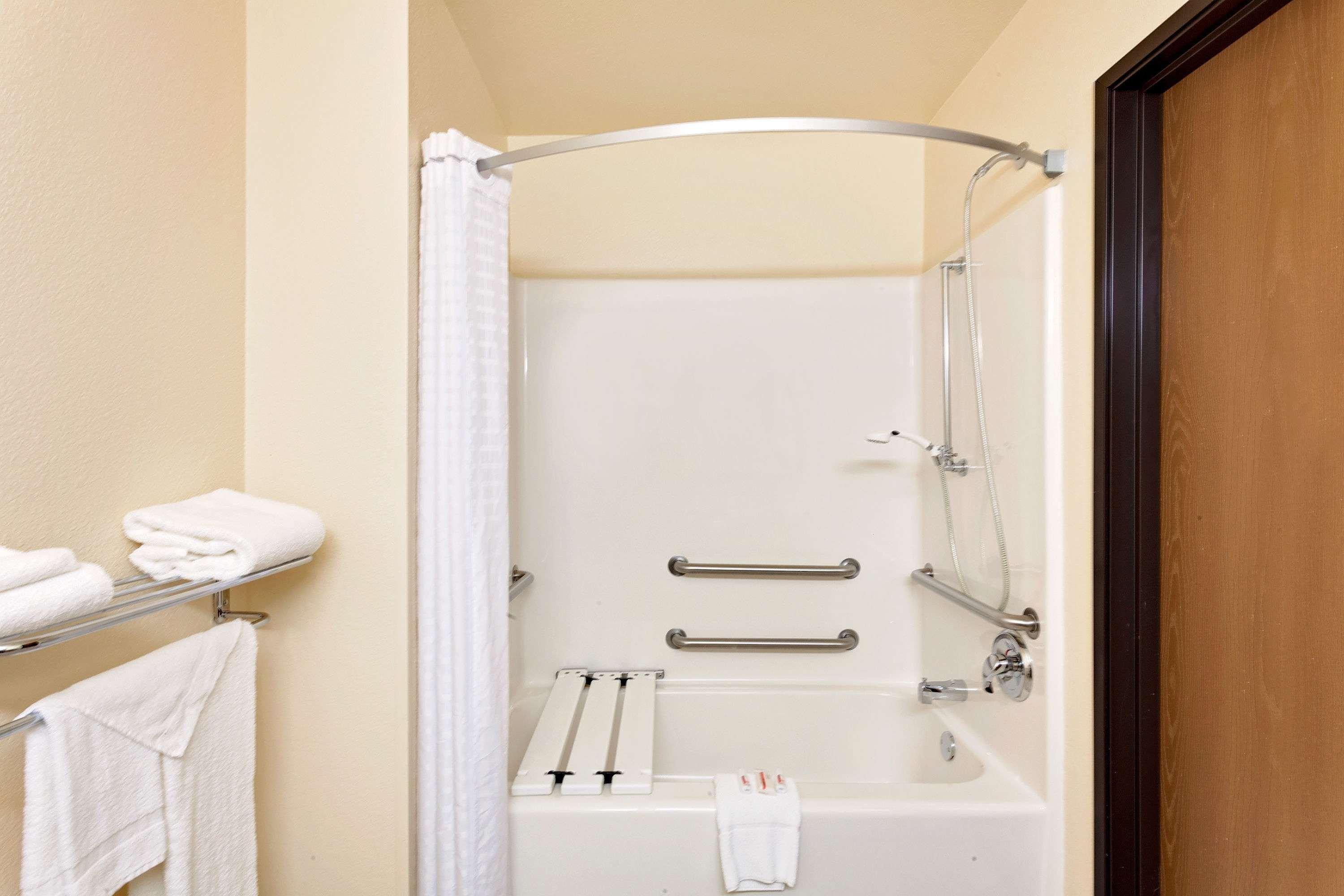 מלון Super 8 By Wyndham Lebanon מראה חיצוני תמונה